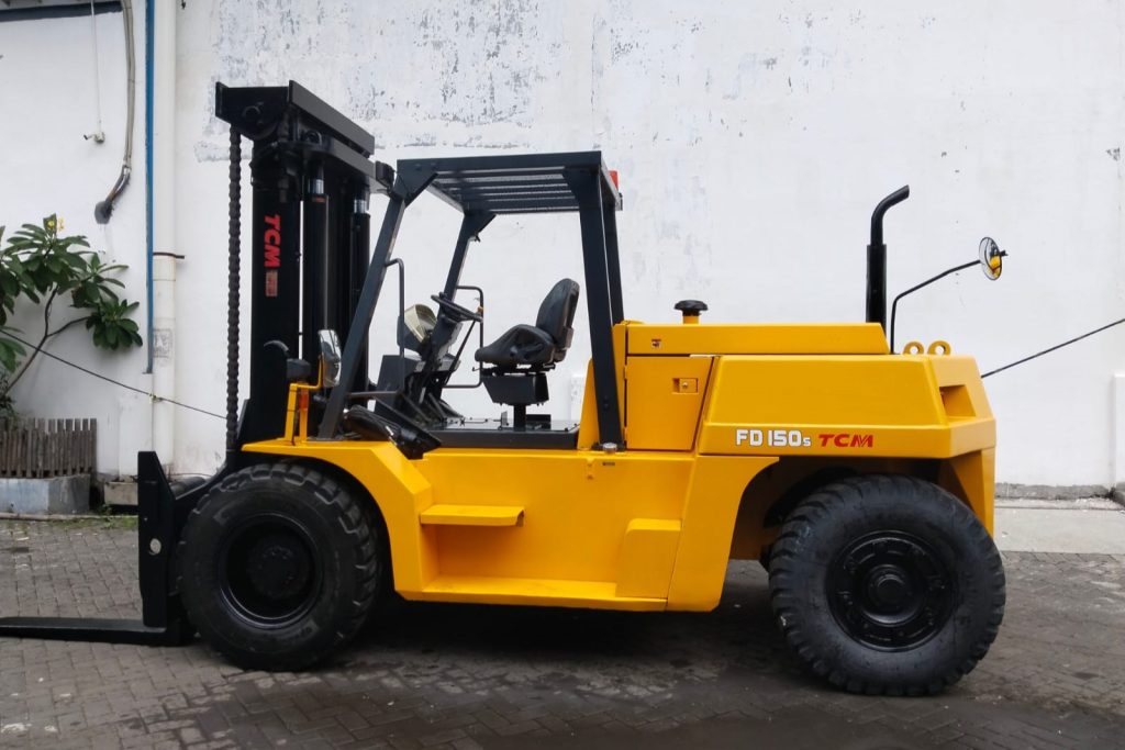 sewa forklift 15 ton