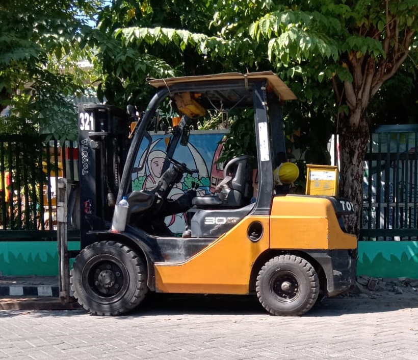 Sewa Forklift Harian Lakarsantri Sudah Siap Sewa Unit 3 Ton
