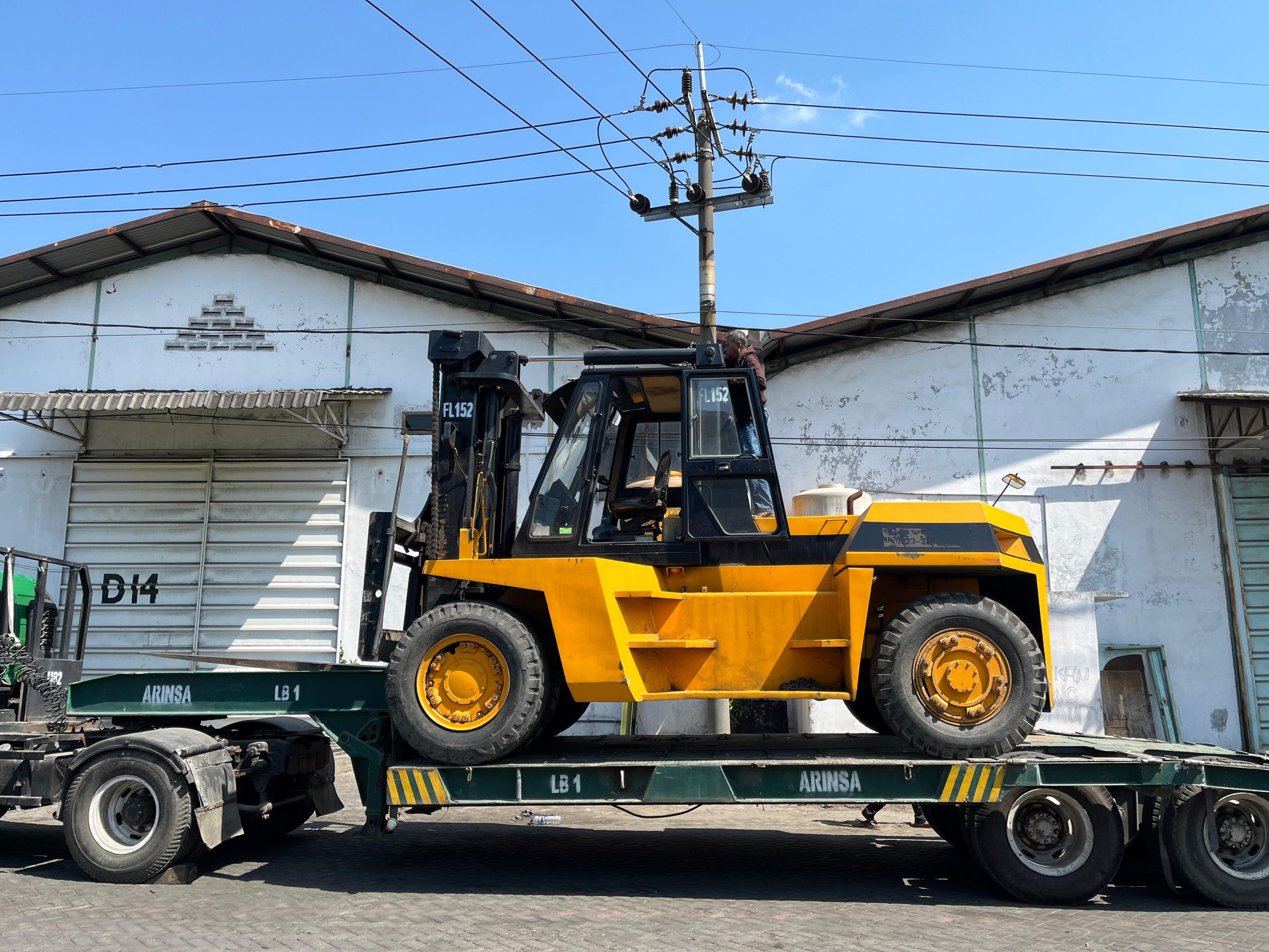 sewa forklift surabaya murah
